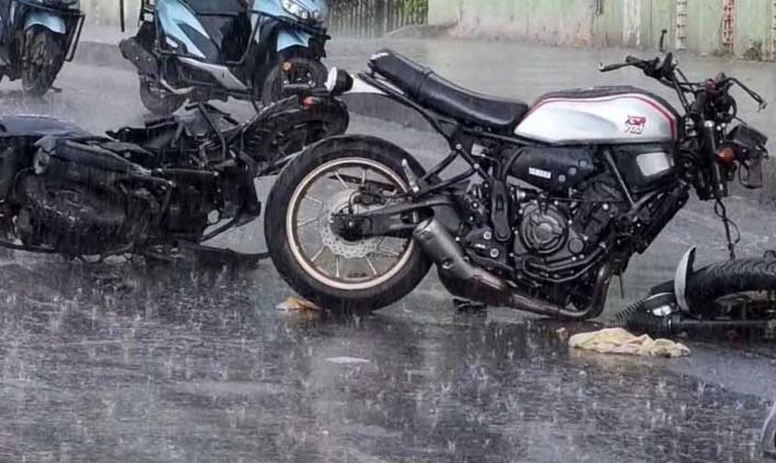 Bahçeşehir'de motosiklet çarpışması: biri öldü, diğeri ağır yaralandı