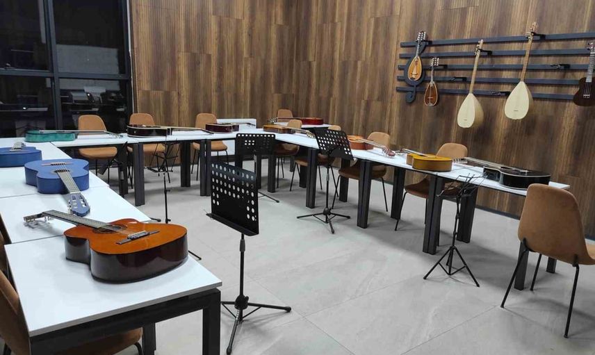 Sason'da genç yeteneklere ücretsiz resim ve müzik atölyesi