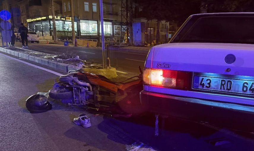Tavşanlı'da kavşakta çarpışma: motosiklet sürücüsü yaralandı