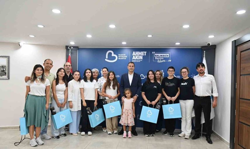 Balıkesir’in LGS birincileri başkan Akın ile buluştu
