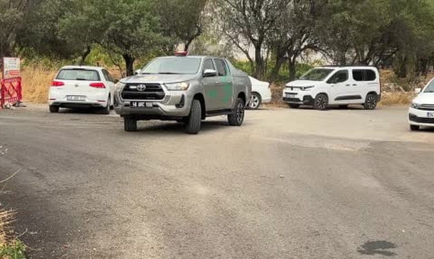 Yıldırımın düştüğü Ahır Dağı'nda bir yangın kontrol altında, birinde söndürme çalışması sürüyor