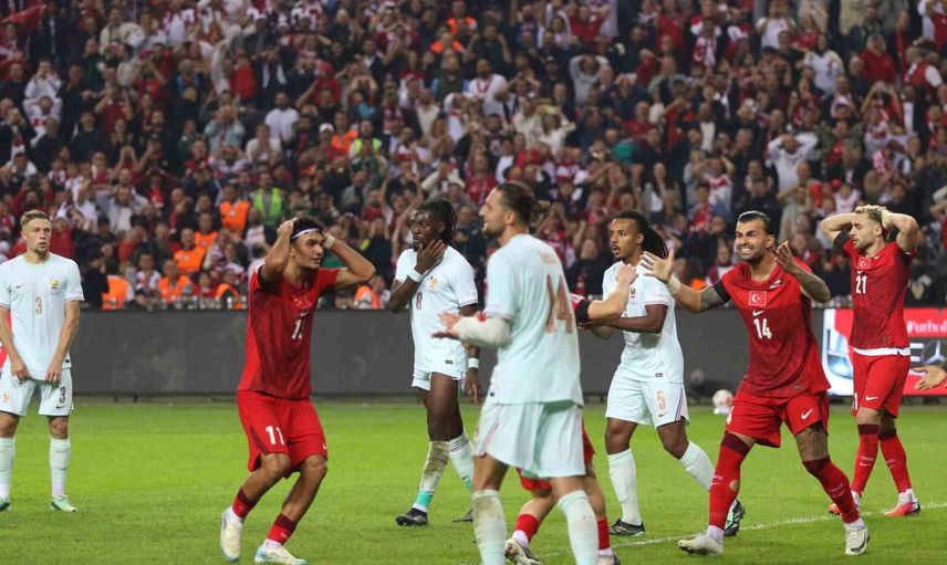 Türkiye Fransa'ya 0-1 yenildi: mbappé'nin golü ve uğurcan'ın kırmızı kartı maçı şekillendirdi