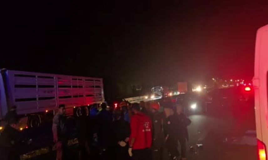Bingöl'de direksiyon hakimiyetini kaybeden araç bariyere çarptı: iki ölü, iki yaralı