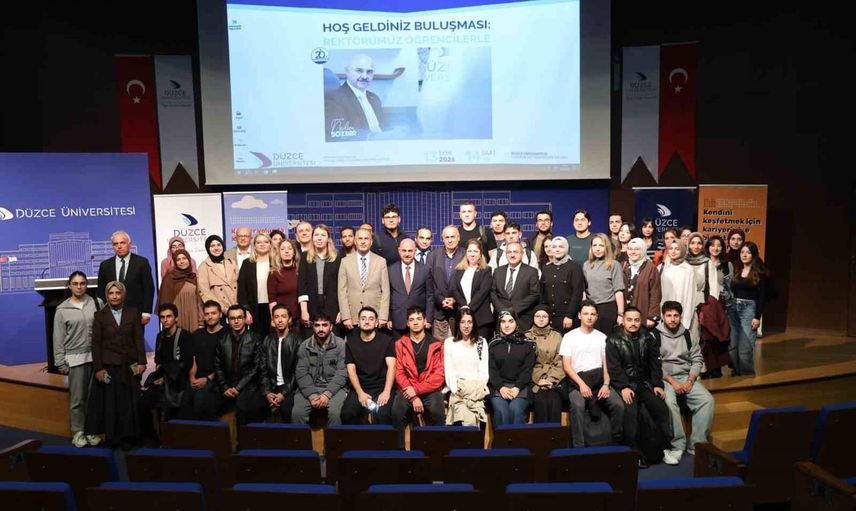 Rektör Sözbir öğrencilerle buluştu: öğrenme, kariyer ve üniversitenin yükselişi