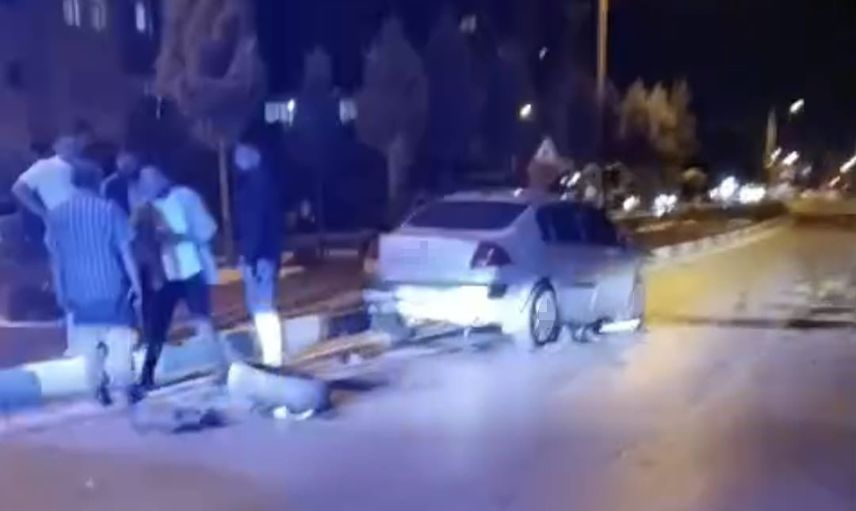 Yerköy'de kamyonet ile otomobilin çarpışması sonucu beş kişi yaralandı