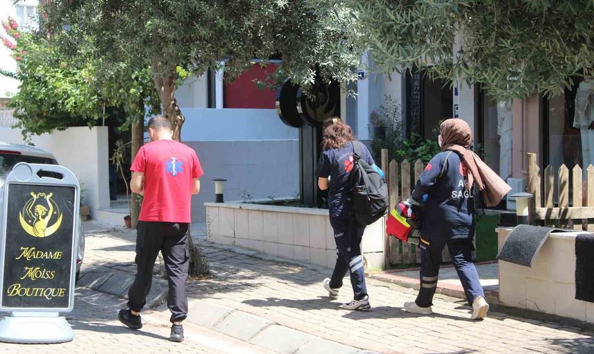 komşuların ihbarıyla evinde ölü bulundu: 76 yaşındaki Elif Beyazköse yaşamını yitirdi