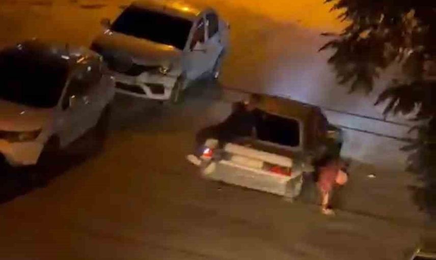 Bagajda tehlikeli yolculuk: Şanlıurfa'da genç son anda aracın altından kurtuldu