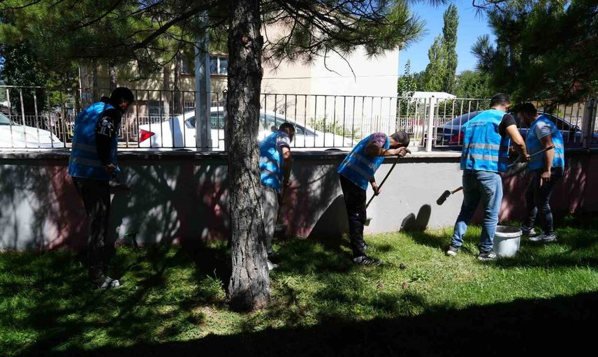 Toplumsal dayanışmayla öğrenime hazırlık: Niğde'de denetimli serbestlik okulları yeniledi