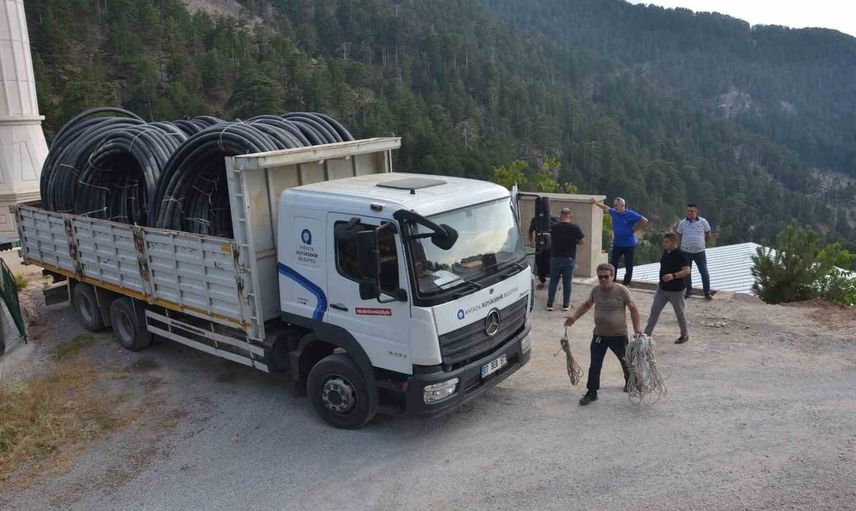 Yayla suya kavuştu: Asmaca'ya 1.700 metre içme suyu borusu hibe edildi