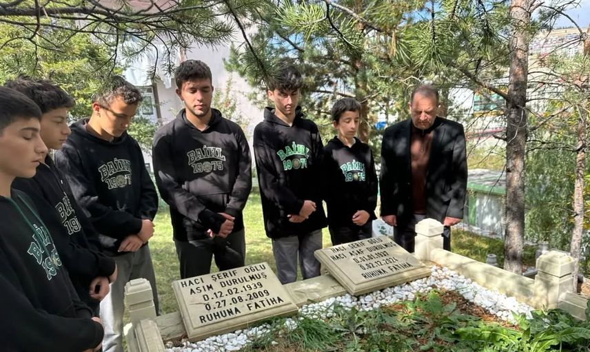 Bayburt'ta öğrenciler merhum Hacı Asaf Durulmuş'u dualarla andı, mirası vurgulandı