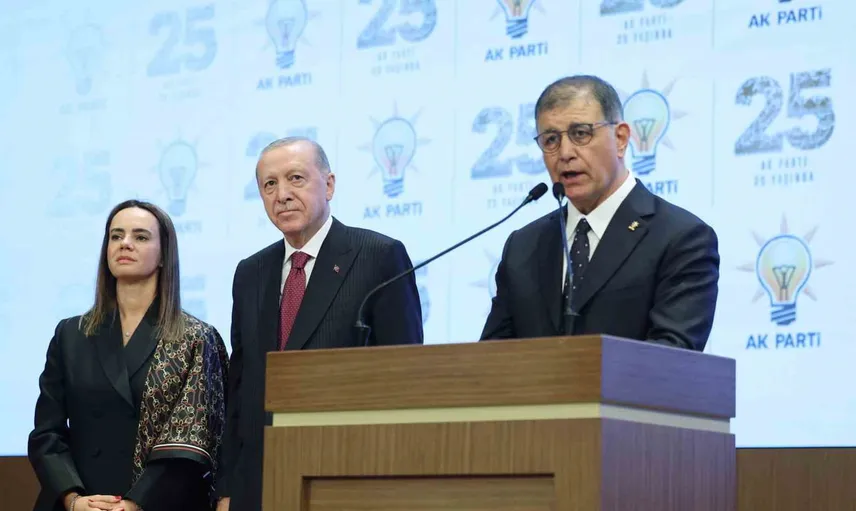 Cemil Tugay: İzmir'i ayağa kaldırma sözüyle AK Parti'ye katıldı