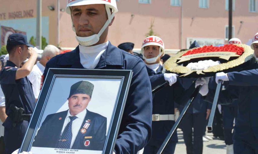 Memleketinde törenle uğurlandı: Kıbrıs gazisi Ali Hikmet Altan toprağa verildi