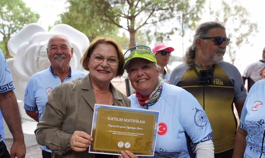 Didim'de pedal sesi: tarihi rotalarda pembe kurdeleyle farkındalık