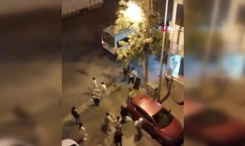 Düğün sonrası Esenyurt'ta sokağa taşan arbede, polis güçlükle araya girdi