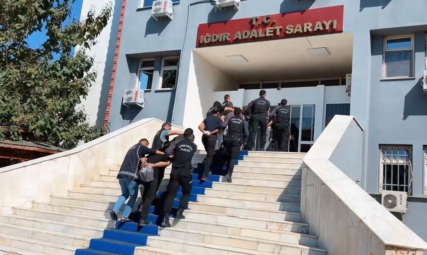 Iğdır'da 27 günlük operasyon çok sayıda yakalama ve el koyma getirdi