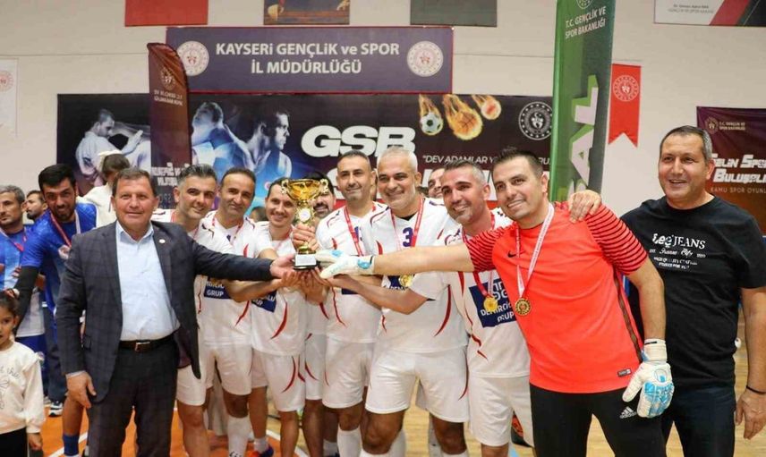 Kayseri'de kamu çalışanları sporla buluştu: il birinciliği sona erdi