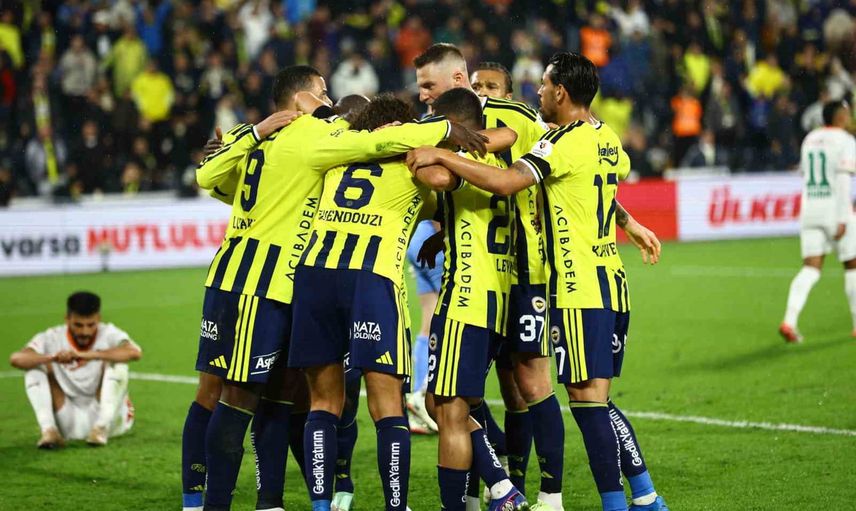 Fenerbahçe'nin Alanyaspor karşısında 10 maçlık yenilmezlik serisi sürüyor