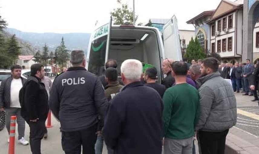 Depremzede adliye çalışanı Amasya'da bisiklet kazasında yaşamını yitirdi
