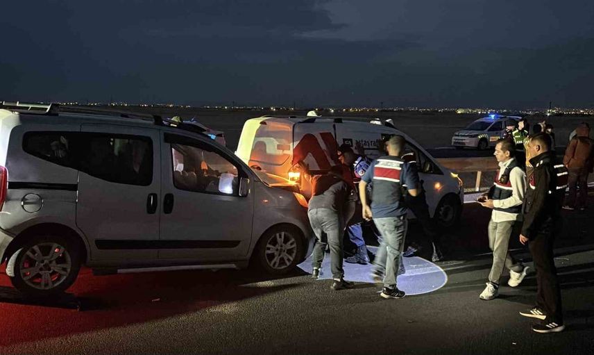 Aksaray'da kum fırtınası görüşü sıfırladı: 7 araç zincirleme kazada 16 yaralı