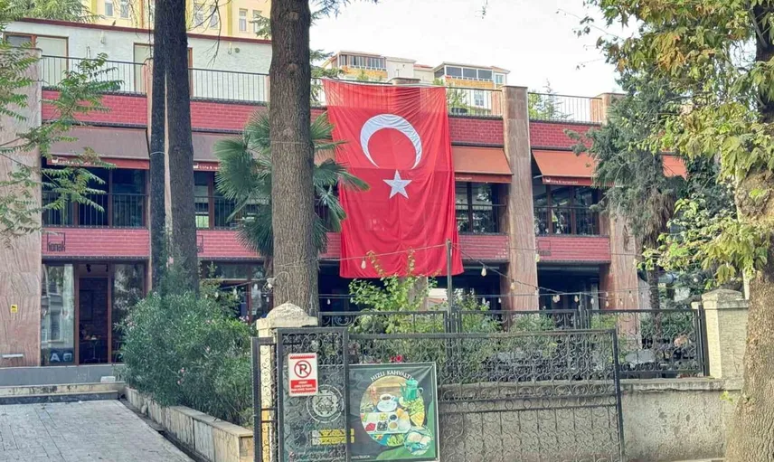 Konak kafe çıkmazı: komisyon tahliye ve hukuki süreci değerlendirdi