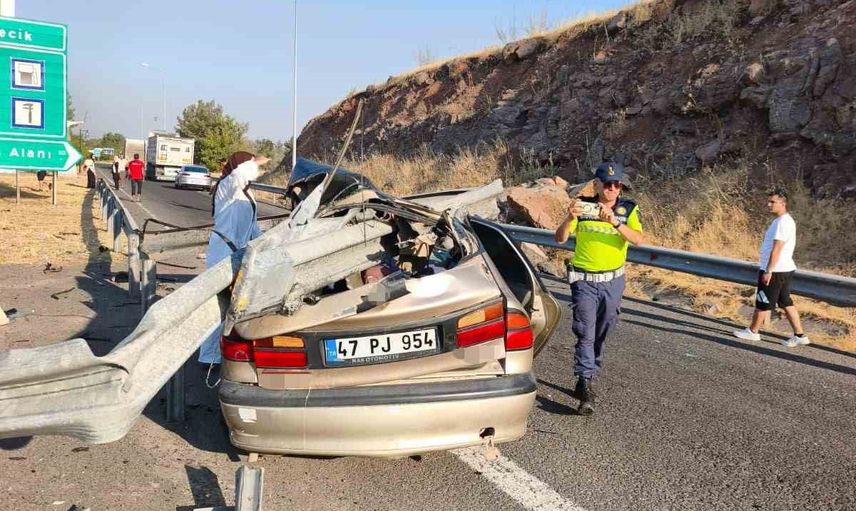 Şanlıurfa-Suruç kara yolunda takla atan otomobilde 1 ölü, 1 ağır yaralı