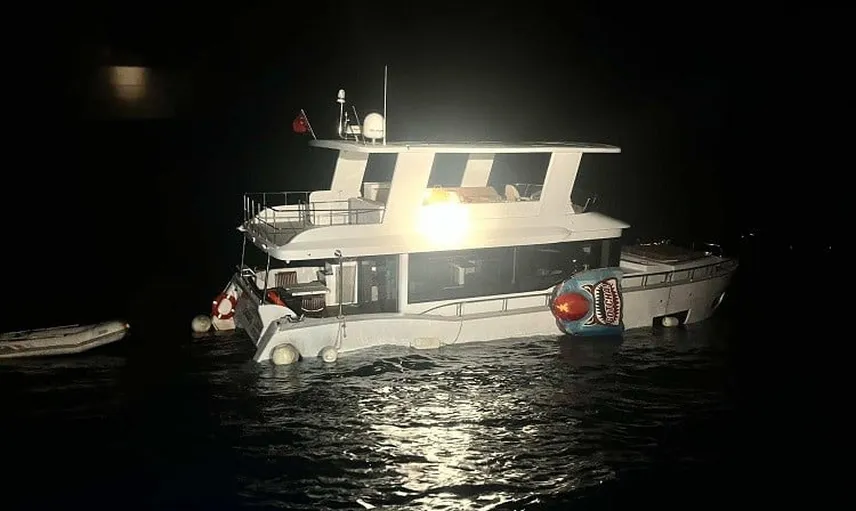 çanakkale açıklarında su alan teknedeki iki kişi kurtarıldı