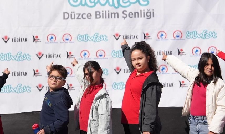 Düzce bilim şenliği üç gün boyunca deney ve atölyelere ev sahipliği yapıyor