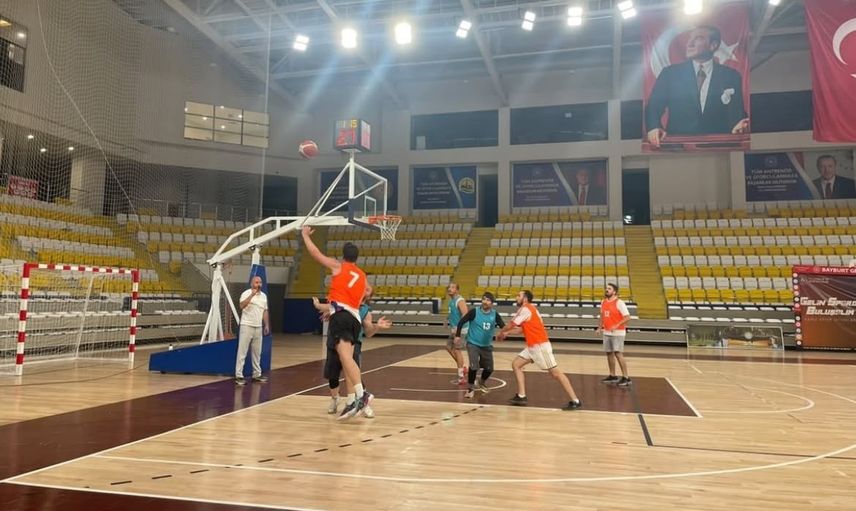 Bayburt’ta kamu sporlarının basketbol birincisi Gençlik ve Spor İl Müdürlüğü