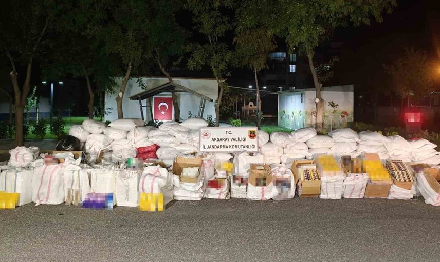 Taşpınar'da durdurulan tırda 5,5 milyon liralık kaçak tütün ve sigara ele geçirildi