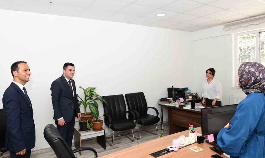 Çatak'ta eğitim hazırlıkları yerinde incelendi: kaymakam Abdullah Sarı'dan müdürlüğe ziyaret