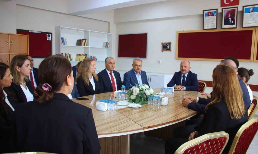 Aydın'da yeni eğitim yılı başladı: dersler kardeşlik temasıyla açıldı