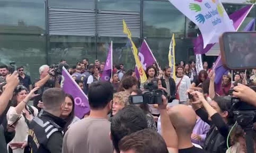 Çağlayan'da adliye önünde arbede: operasyona tepki gösterenler gözaltına alındı