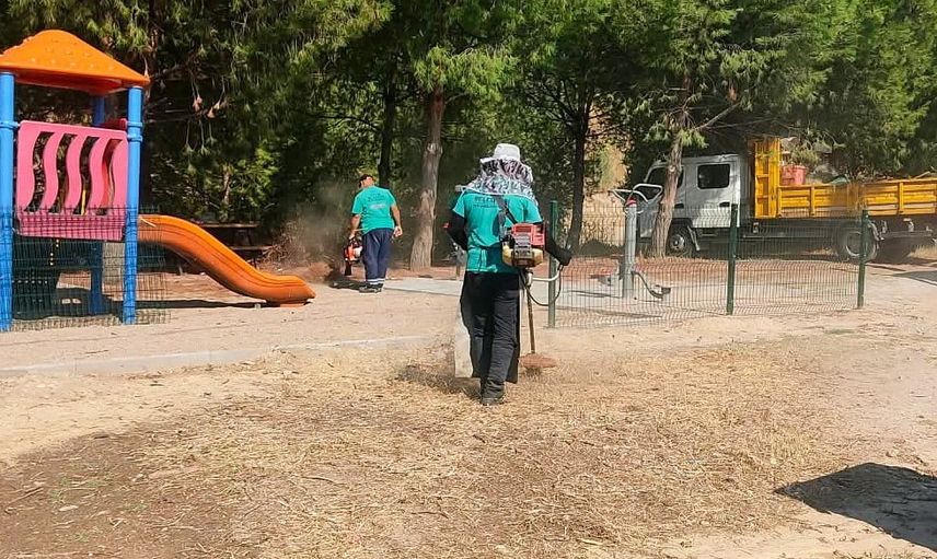 Efeler’de yeşil alanlar daha düzenli ve güvenli hale getiriliyor