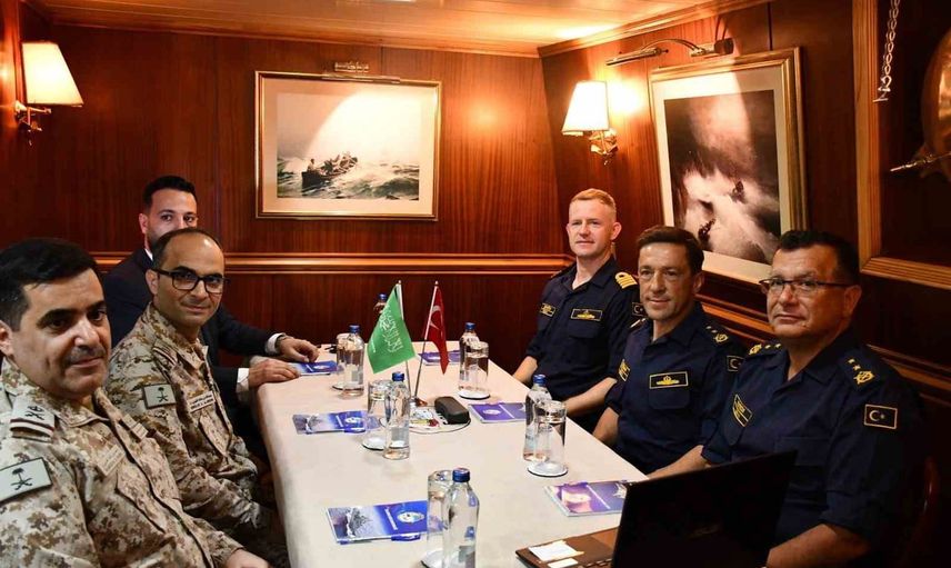 TCG Kemalreis Cidde'de liman ziyareti ve üst düzey görüşmeler