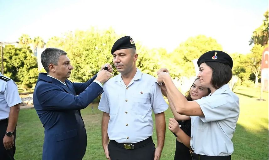 Evlilik yıldönümünde rütbe terfisiyle taçlanan jandarma çifti
