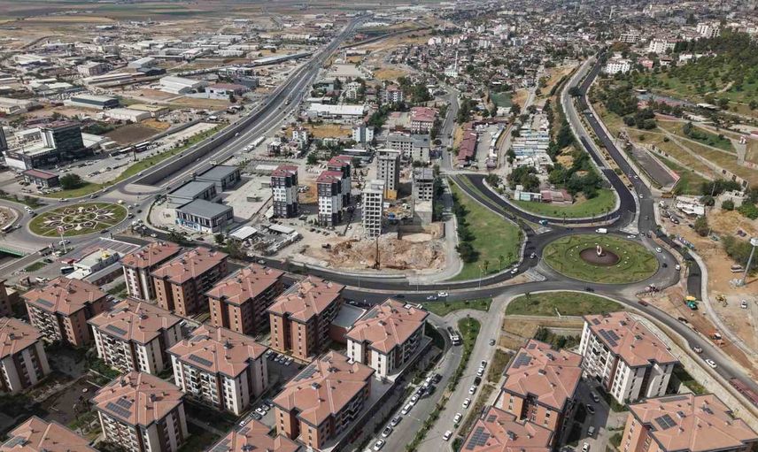 Ulaşımda konfor hedefi: Ali Sezal Bulvarı sıcak asfaltla yenilendi