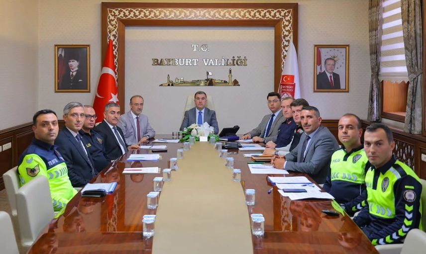 Bayburt'ta trafik düzenlemeleri ve güvenlik önlemleri masaya yatırıldı