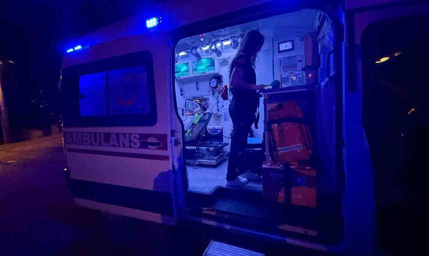 Asansör kaydı, kapalı alan korkusu yaşayan ziyaretçi bayıldı