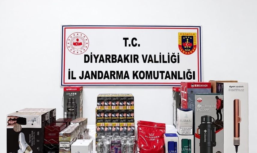 Diyarbakır'da jandarma operasyonunda çok sayıda gümrük kaçağı ürün ele geçirildi
