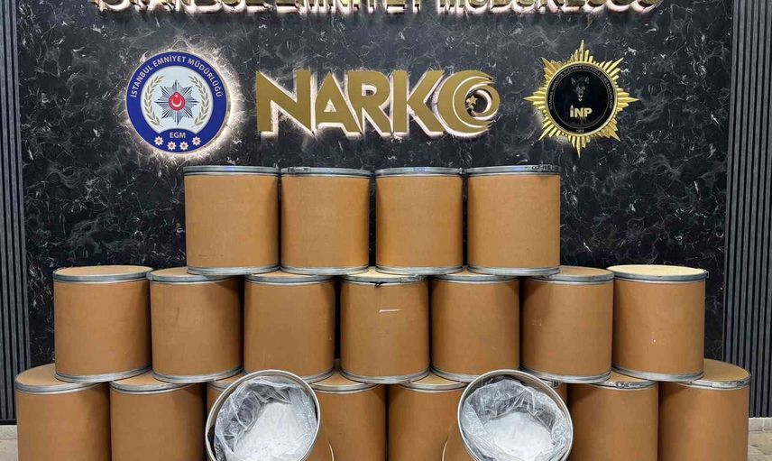 Kurye süsüyle saklanan sevkiyat: Esenyurt operasyonunda 98,5 kilo uyuşturucu ve patlayıcılar ele geçirildi