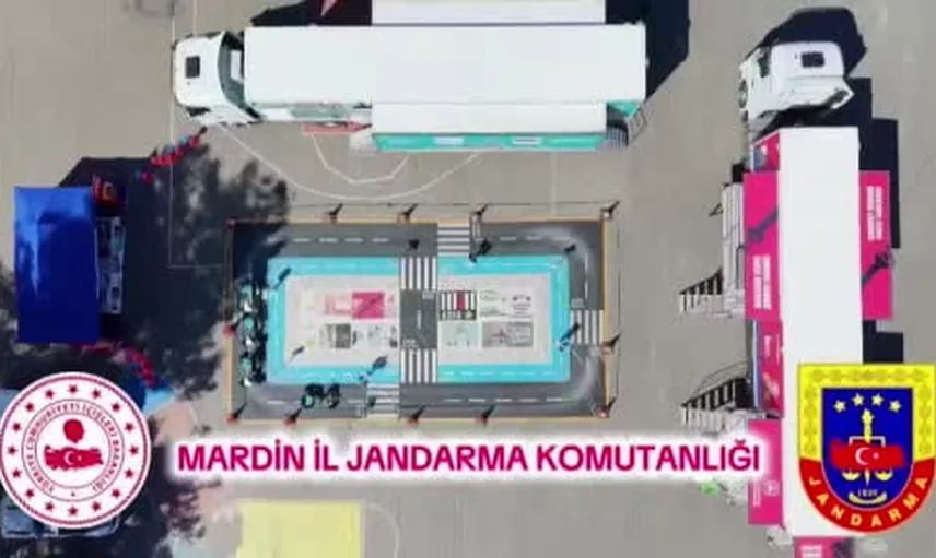 Jandarmadan Mardin'de uygulamalı trafik atölyesiyle çocuklara güvenli yol eğitimi