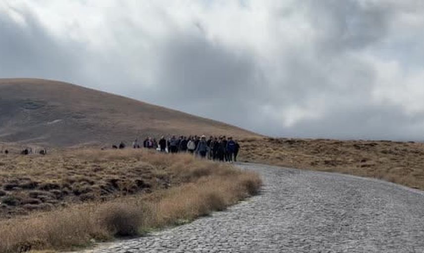 Bitlis maarif ailesi Nemrut'ta doğa yürüyüşünde buluştu