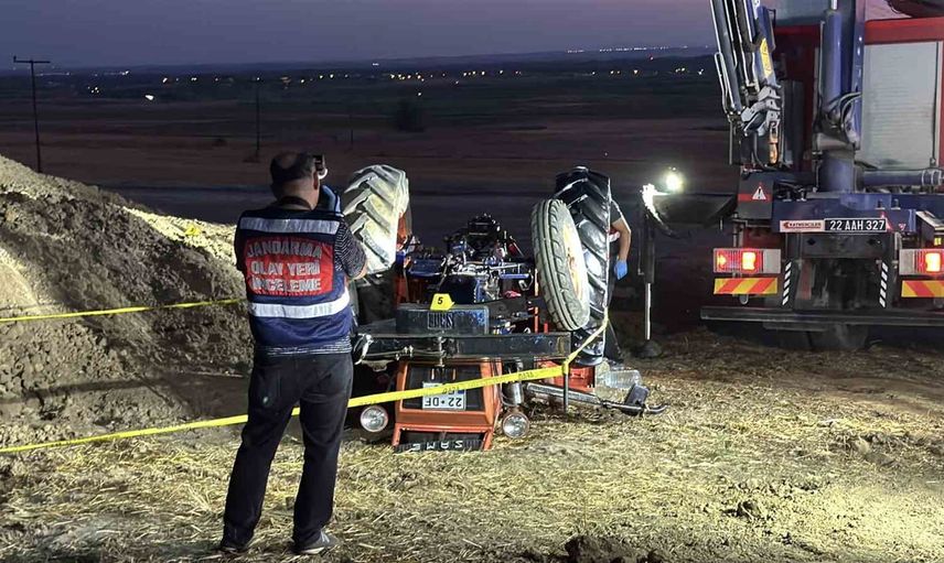 Edirne'de tarlada devrilen traktörün altında kalan çift yaşamını yitirdi