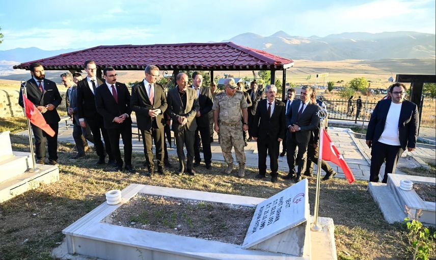 Çat'ta vefa turu: vali şehit aileleri ve gazilerle buluştu