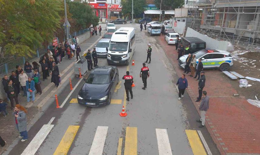 Okul çevrelerinde güvenlik seferberliği Malatya'da sürüyor