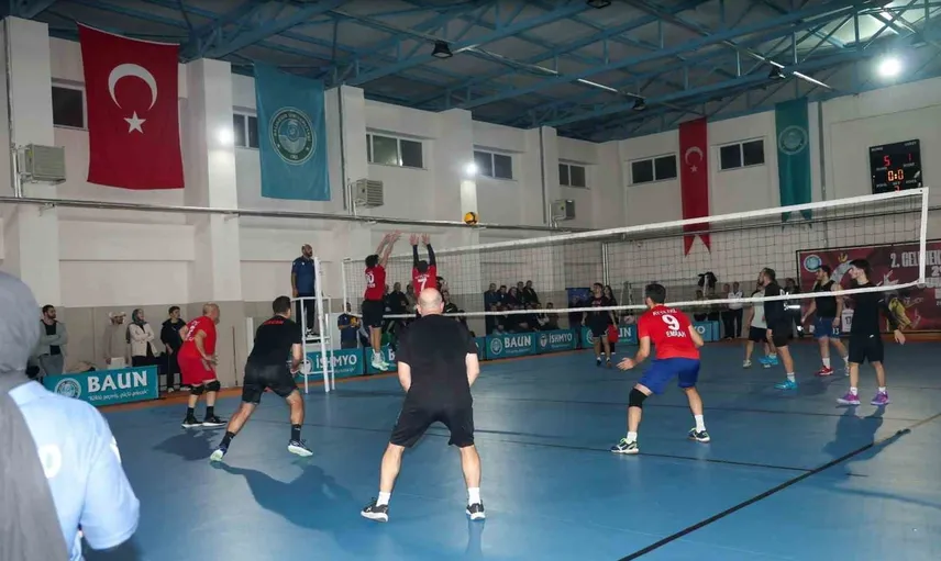 İvrindi'de 18 günlük voleybol şöleni: cumhuriyet kupası geri dönüyor