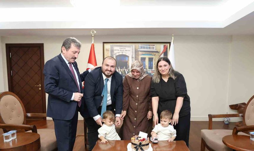 Valilikte sürpriz doğum günü: şehidin ikiz yeğenlerine sıcak kutlama