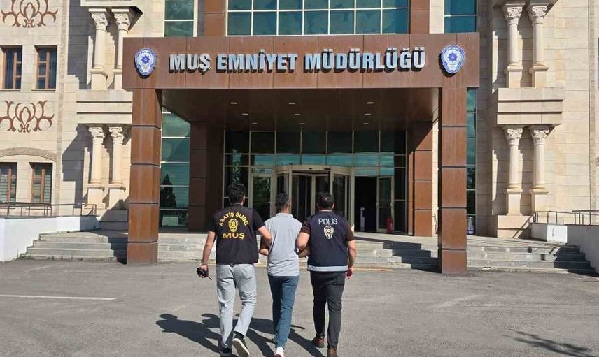 Kaçak hükümlü Muş'ta yakalandı: 10 yıl 5 ay 25 gün kesinleşmiş ceza ile cezaevine gönderildi