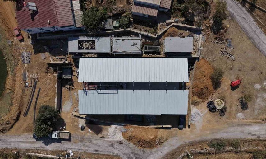Pınarlıbelen'de çok amaçlı pazar ve sosyal etkinlik tesisi eylül hedefiyle yükseliyor