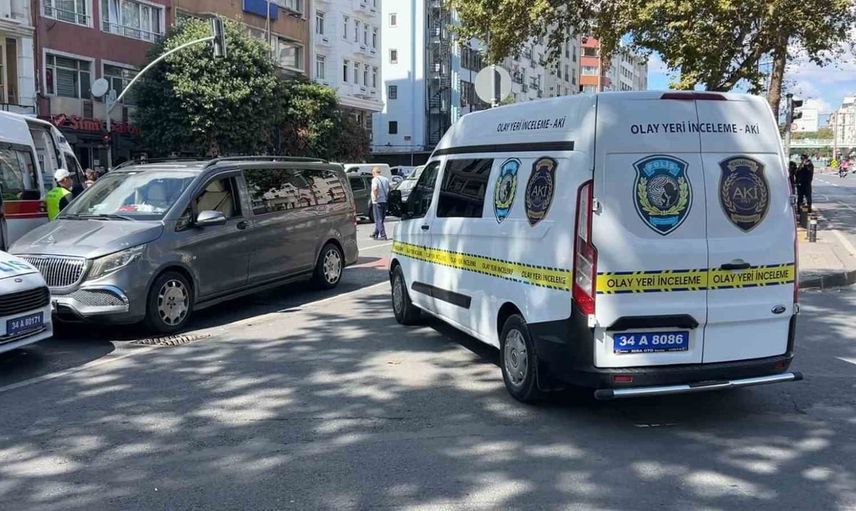 Fatih'te kırmızı ışıkta yaya geçişi ölümle sonuçlandı